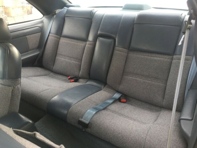 1992 White Ford Thunderbird Coupe