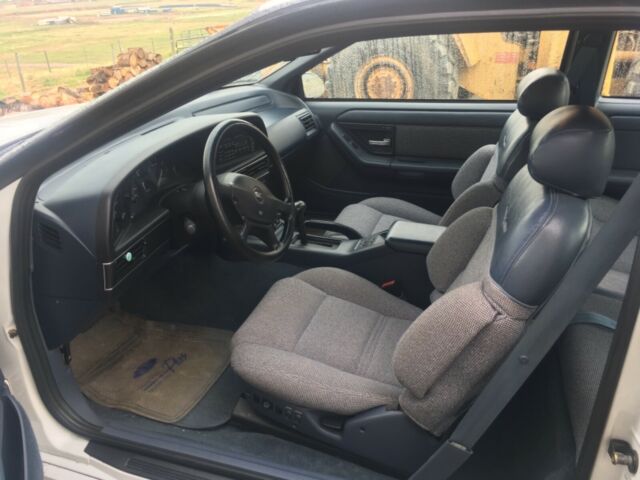 1992 White Ford Thunderbird Coupe