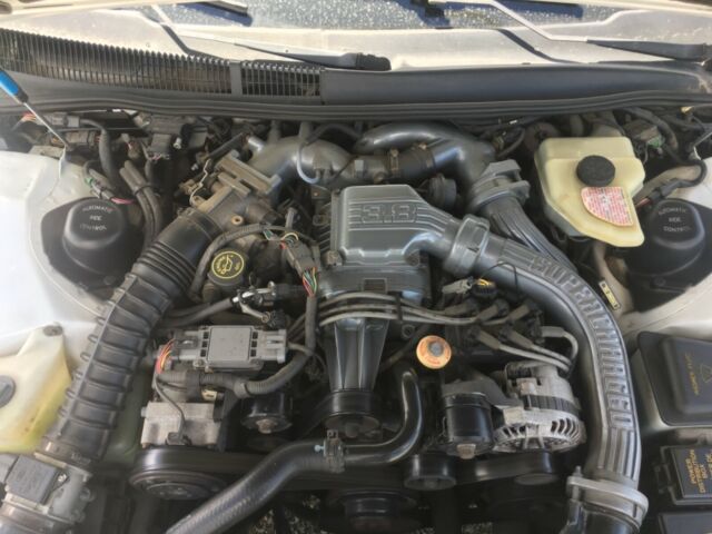 1992 White Ford Thunderbird Coupe