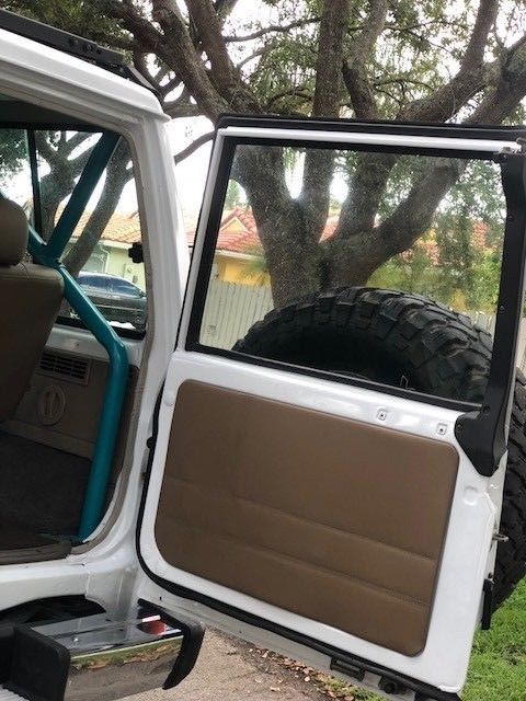 1992 White Toyota Land Cruiser Wagon