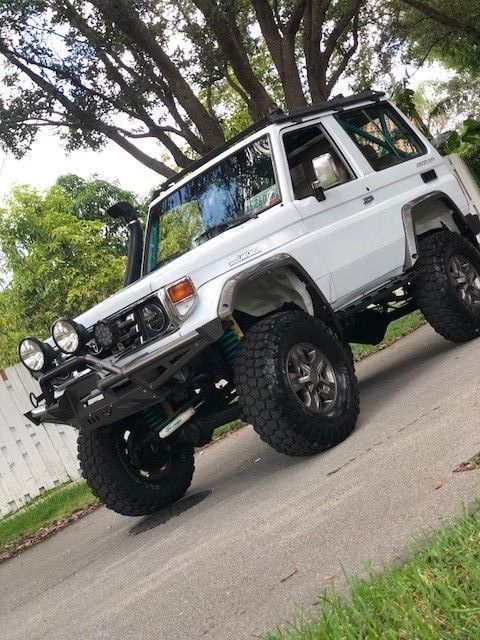 1992 White Toyota Land Cruiser Wagon