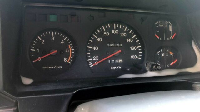 1992 White Toyota Land Cruiser SUV