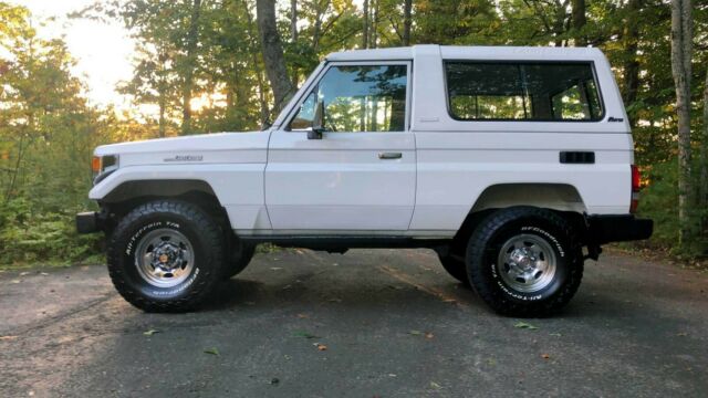 1992 White Toyota Land Cruiser SUV