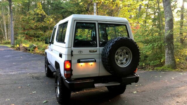 1992 White Toyota Land Cruiser SUV