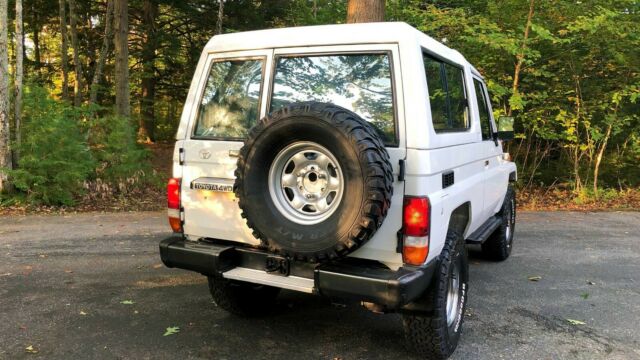 1992 White Toyota Land Cruiser SUV