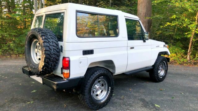 1992 White Toyota Land Cruiser SUV