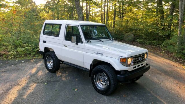 1992 White Toyota Land Cruiser SUV