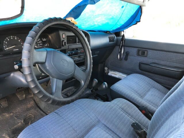 1992 White Toyota Pickup Extended Cab Pickup