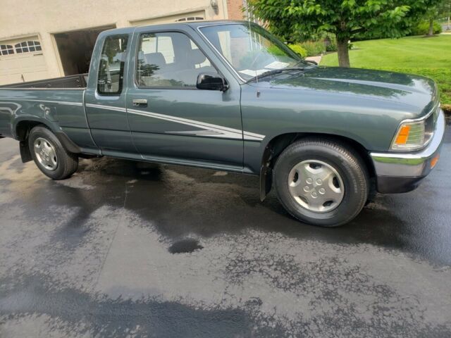 1992 Gray Toyota PICKUP DX 2dr Deluxe Extended Cab SB