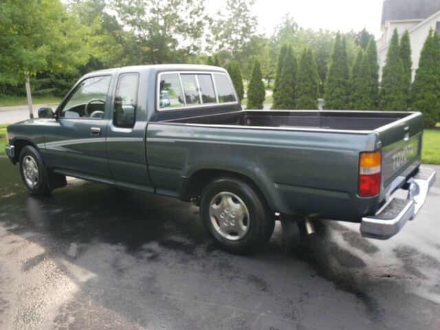 1992 Gray Toyota PICKUP DX 2dr Deluxe Extended Cab SB