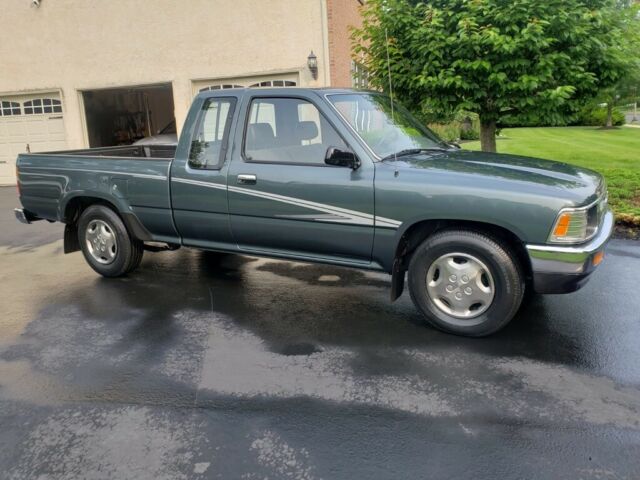 1992 Gray Toyota PICKUP DX 2dr Deluxe Extended Cab SB