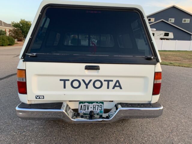 1992 White Toyota Pickup Extended Cab Pickup