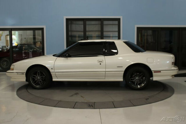 1992 White Oldsmobile Toronado Coupe