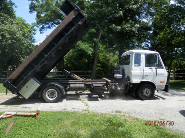 1992 White Nissan Other Dump body