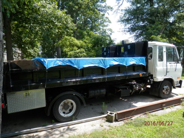 1992 White Nissan Other Dump body