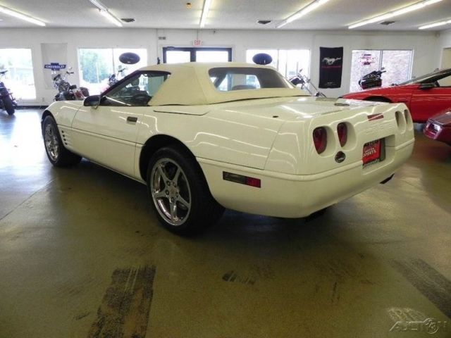 1992 White Chevrolet Corvette Convertible