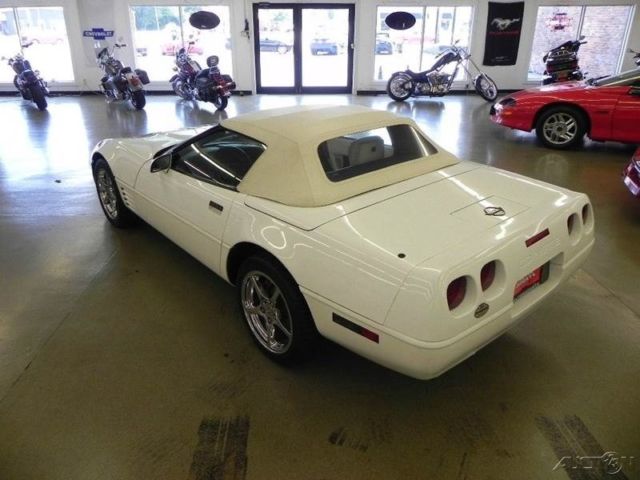 1992 White Chevrolet Corvette Convertible