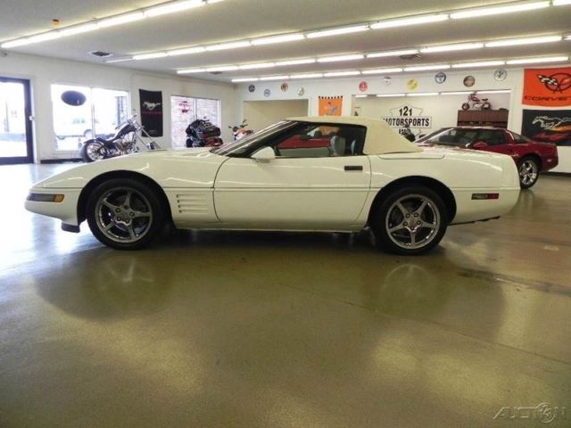 1992 White Chevrolet Corvette Convertible