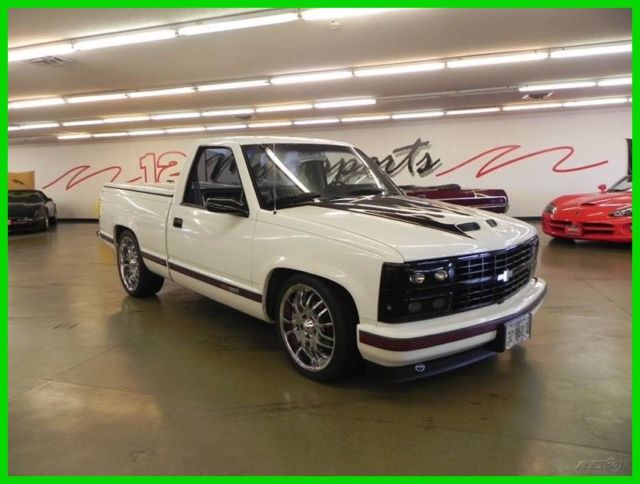 1992 White Chevrolet C/K Pickup 1500 Pickup Truck