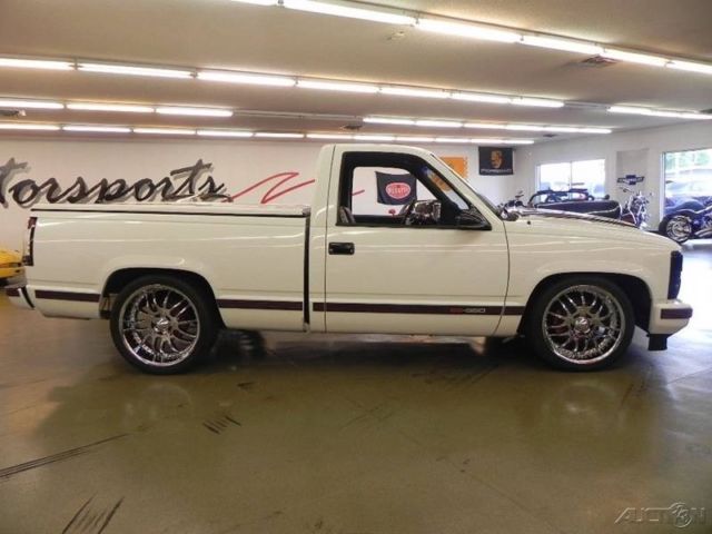 1992 White Chevrolet C/K Pickup 1500 Pickup Truck