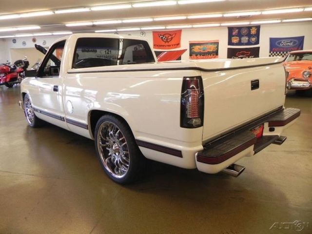 1992 White Chevrolet C/K Pickup 1500 Pickup Truck