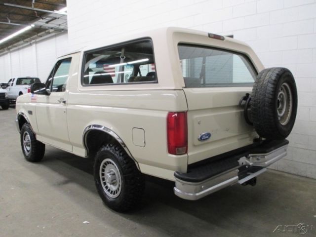 1992 Tan Ford Bronco SUV
