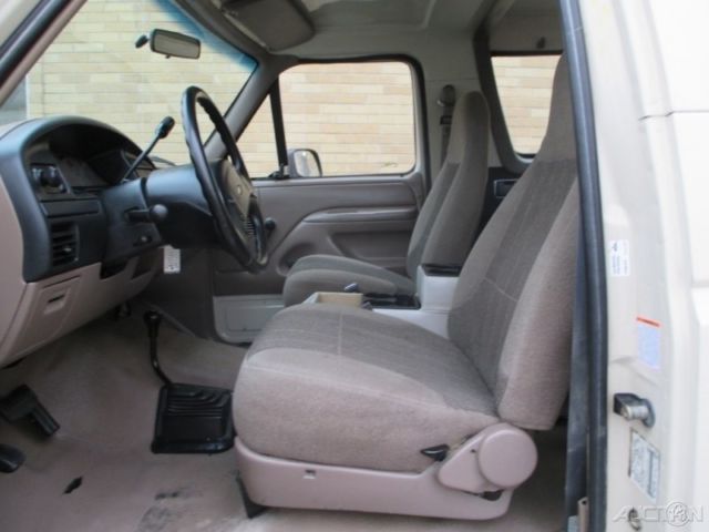 1992 Tan Ford Bronco SUV