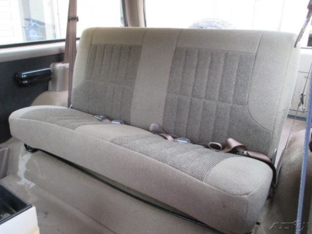 1992 Tan Ford Bronco SUV