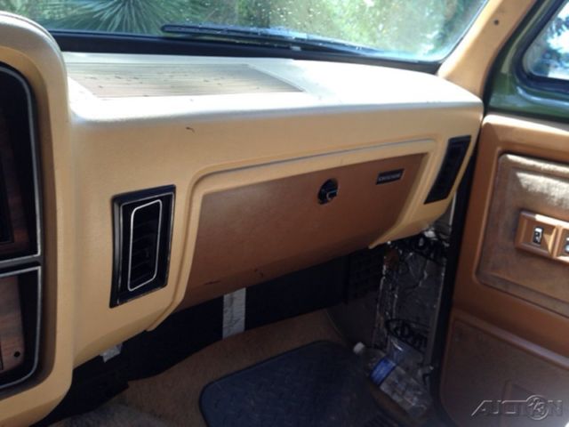 1992 Green Dodge Ram 2500 Pickup Truck