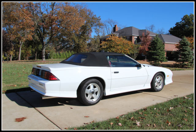 1992 White Chevrolet Camaro Convertible