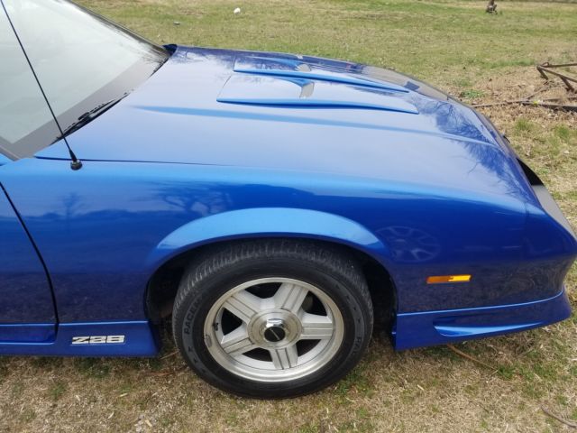 1991 Blue Chevrolet Camaro 2 Door Coupe 