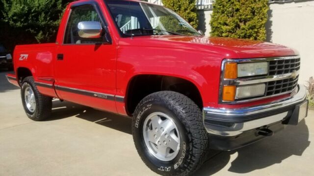 1992 Red Chevrolet Silverado 1500 Standard Cab Pickup