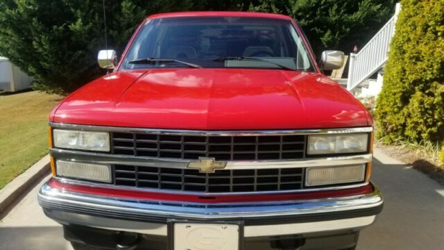 1992 Red Chevrolet Silverado 1500 Standard Cab Pickup