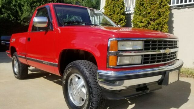 1992 Red Chevrolet Silverado 1500 Standard Cab Pickup