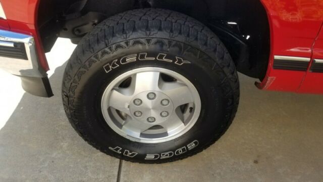 1992 Red Chevrolet Silverado 1500 Standard Cab Pickup