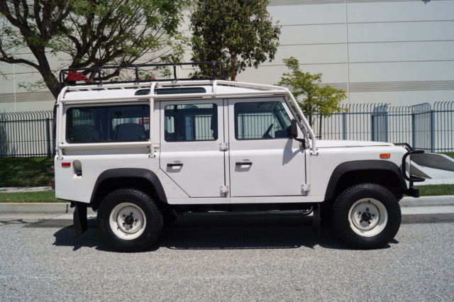 1993 White Land Rover Defender SUV