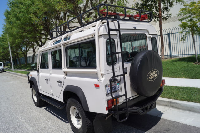 1993 White Land Rover Defender SUV