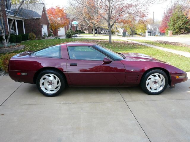 1993 Burgundy Chevrolet Corvette Coupe
