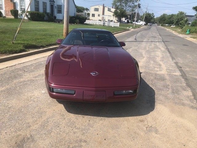 1993 40th naive. maroon Chevrolet Corvette Coupe