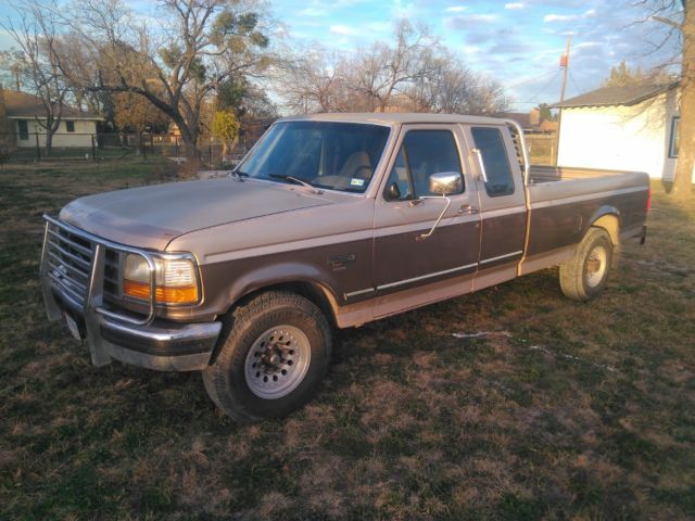 1993 Tan Ford F-250 Extended Cab Pickup