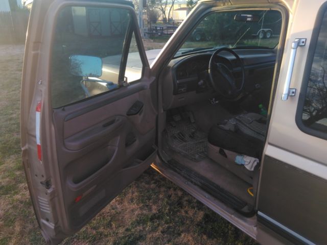 1993 Tan Ford F-250 Extended Cab Pickup