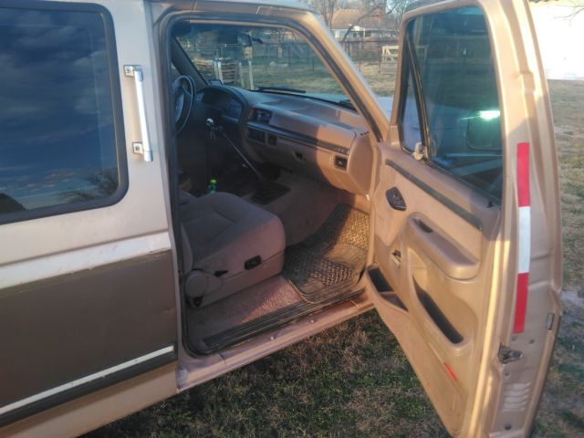 1993 Tan Ford F-250 Extended Cab Pickup