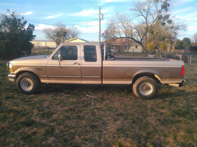 1993 Tan Ford F-250 Extended Cab Pickup