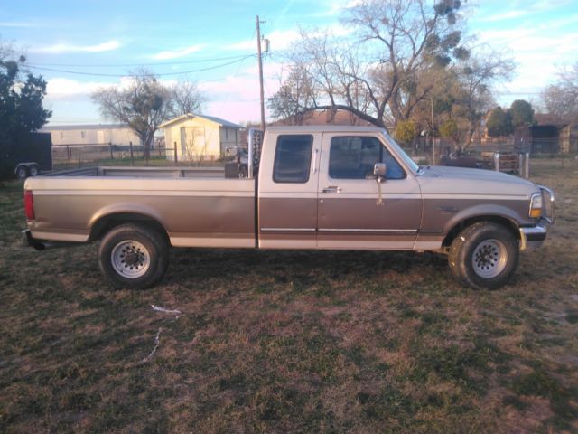 1993 Tan Ford F-250 Extended Cab Pickup