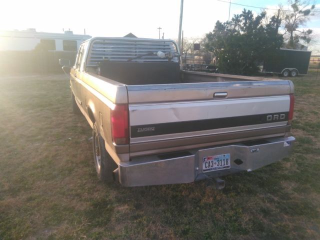 1993 Tan Ford F-250 Extended Cab Pickup