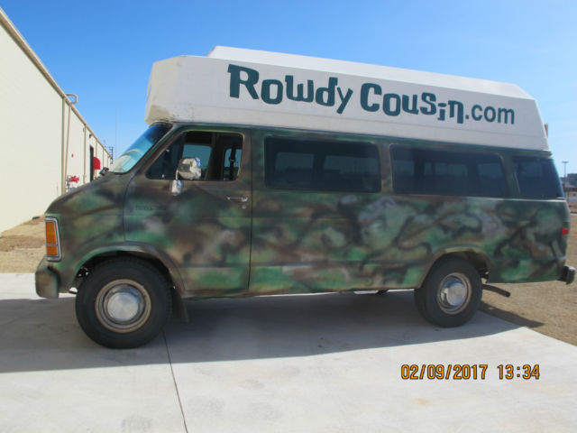 1993 TAN Dodge Ram Van MAXIVAN