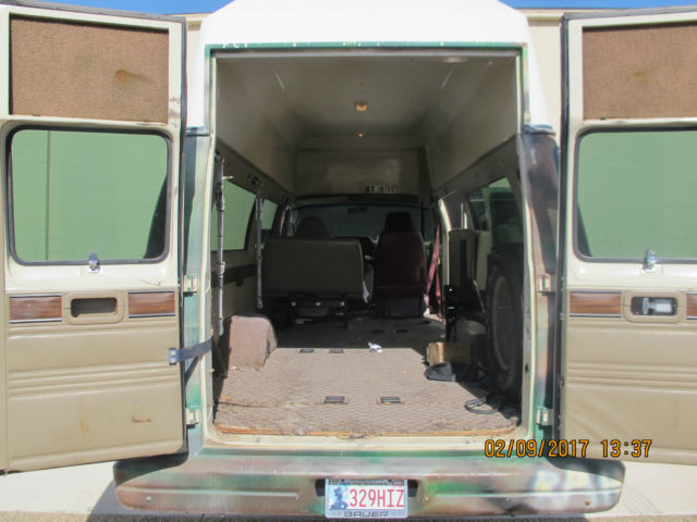 1993 TAN Dodge Ram Van MAXIVAN