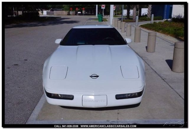 1993 White Chevrolet Corvette Coupe