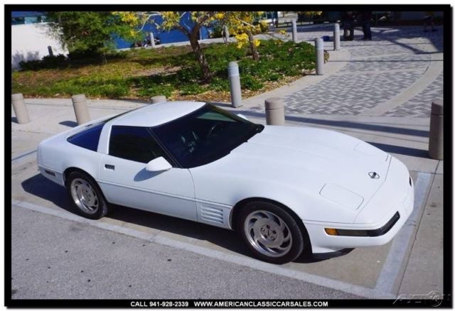 1993 White Chevrolet Corvette Coupe