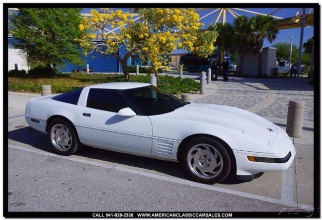 1993 White Chevrolet Corvette Coupe